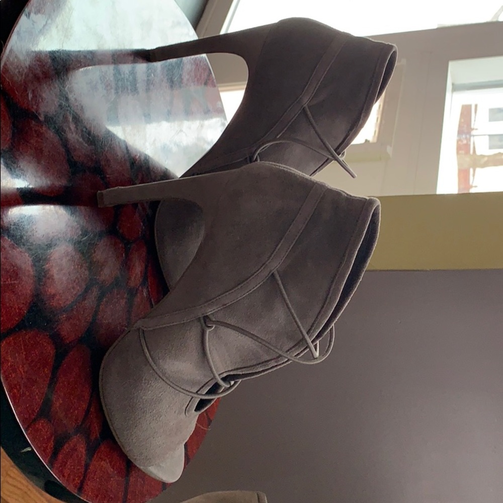 BCBG Grey strapped heel